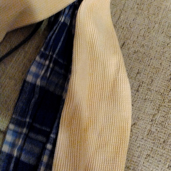 Vintage China blue plaid & cream waffle texture unisex flannel scarf-70 inches - Picture 5 of 5